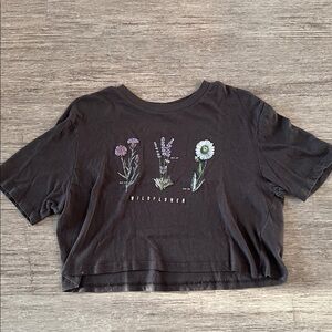 UO Cropped Wildflower Tee🌼🪻🌺
